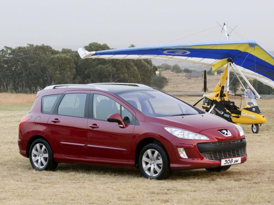  Peugeot 308 SW 2008 года  (ZA) (фото 2 из 17)